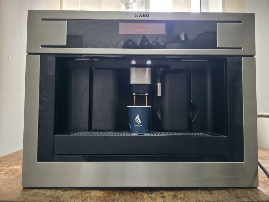 Expresor de cafea AEG Incorporabil