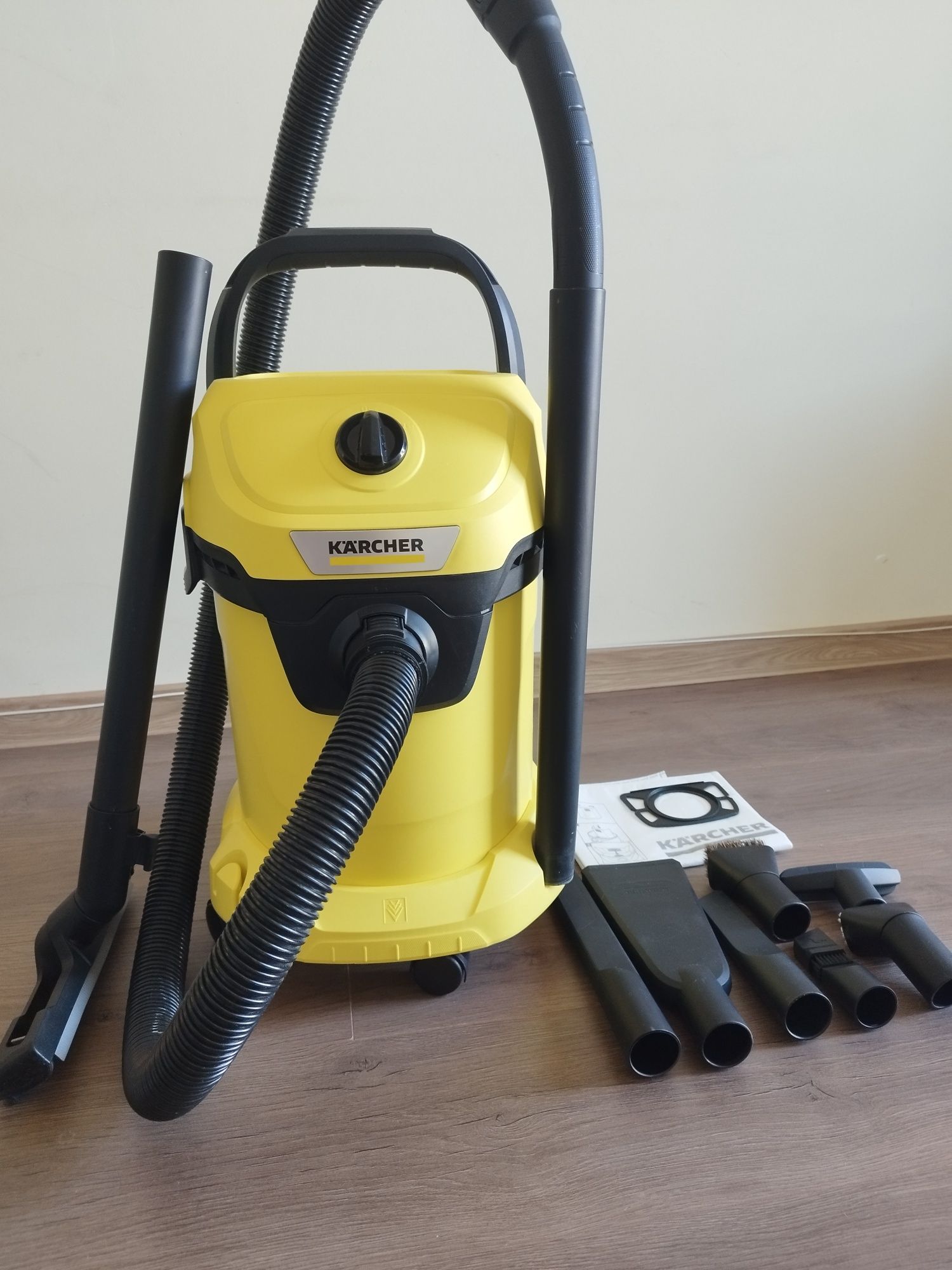 Мултифункционална прахосмукачка Karcher WD 3 V-17/6/20 Car