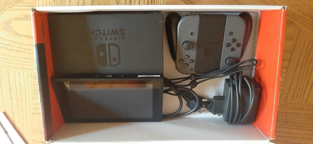 Nintendo Switch-Пълен комплект