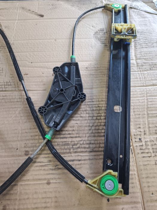 Macara Geam stanga fata AUDI A4 IV Avant 8K5, B8 2007 - 2015