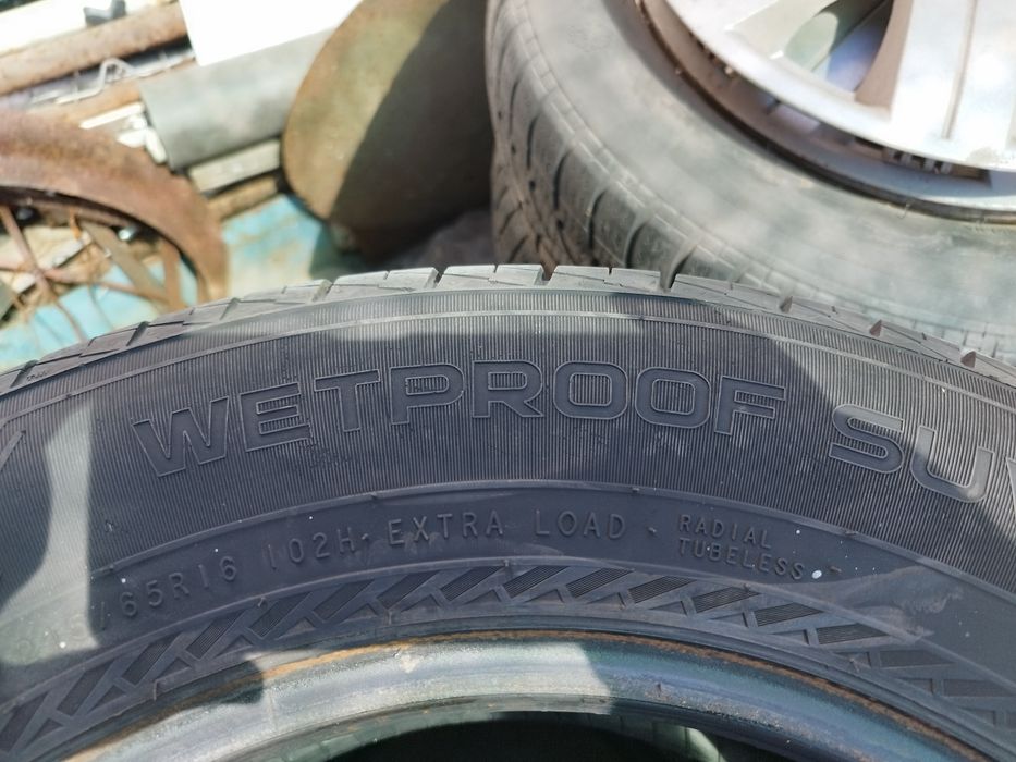 Vand 4 anvelope 215/65R16 vara