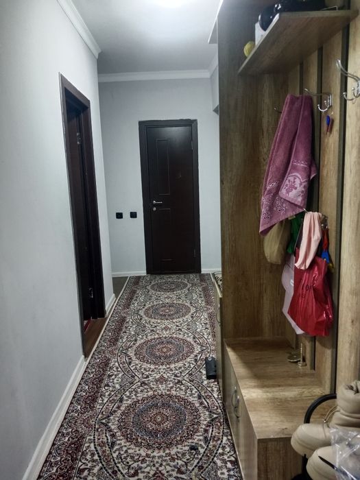 7qavatli turarjoy xonadonidan 5-qavati zudlik bilan sotiladi.