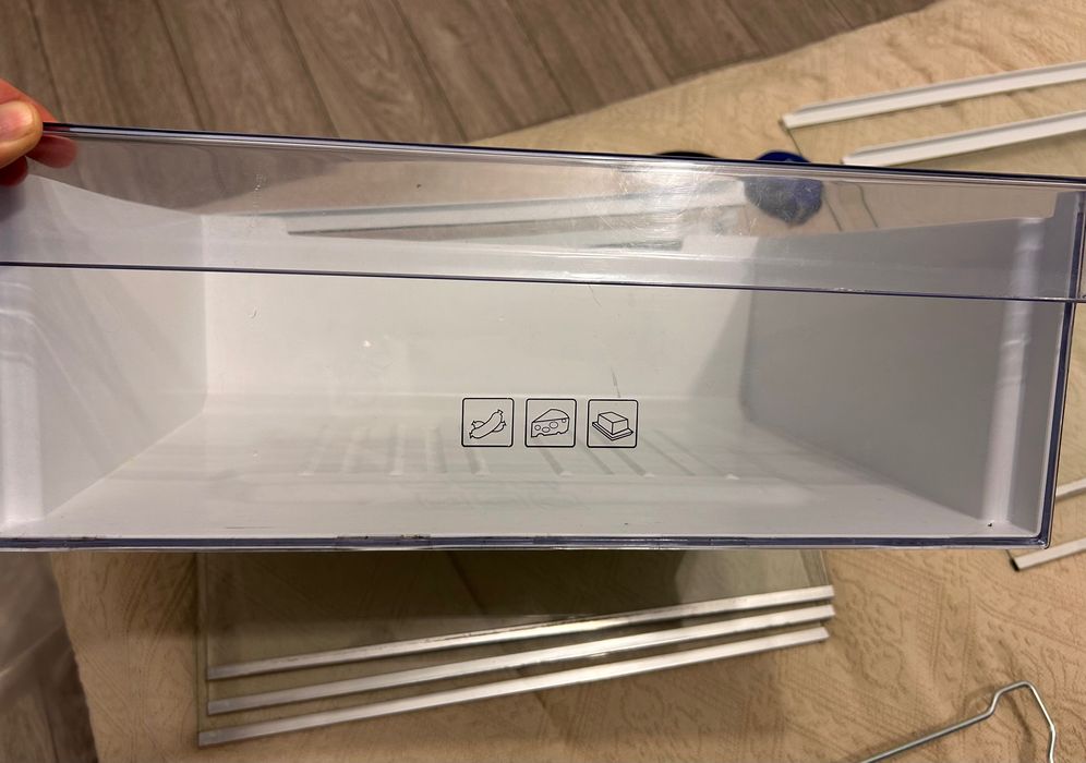 Geamuri si sertare combina frigorifica Beko