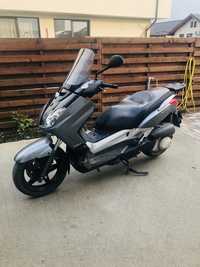 Yamaha x-max 250 i