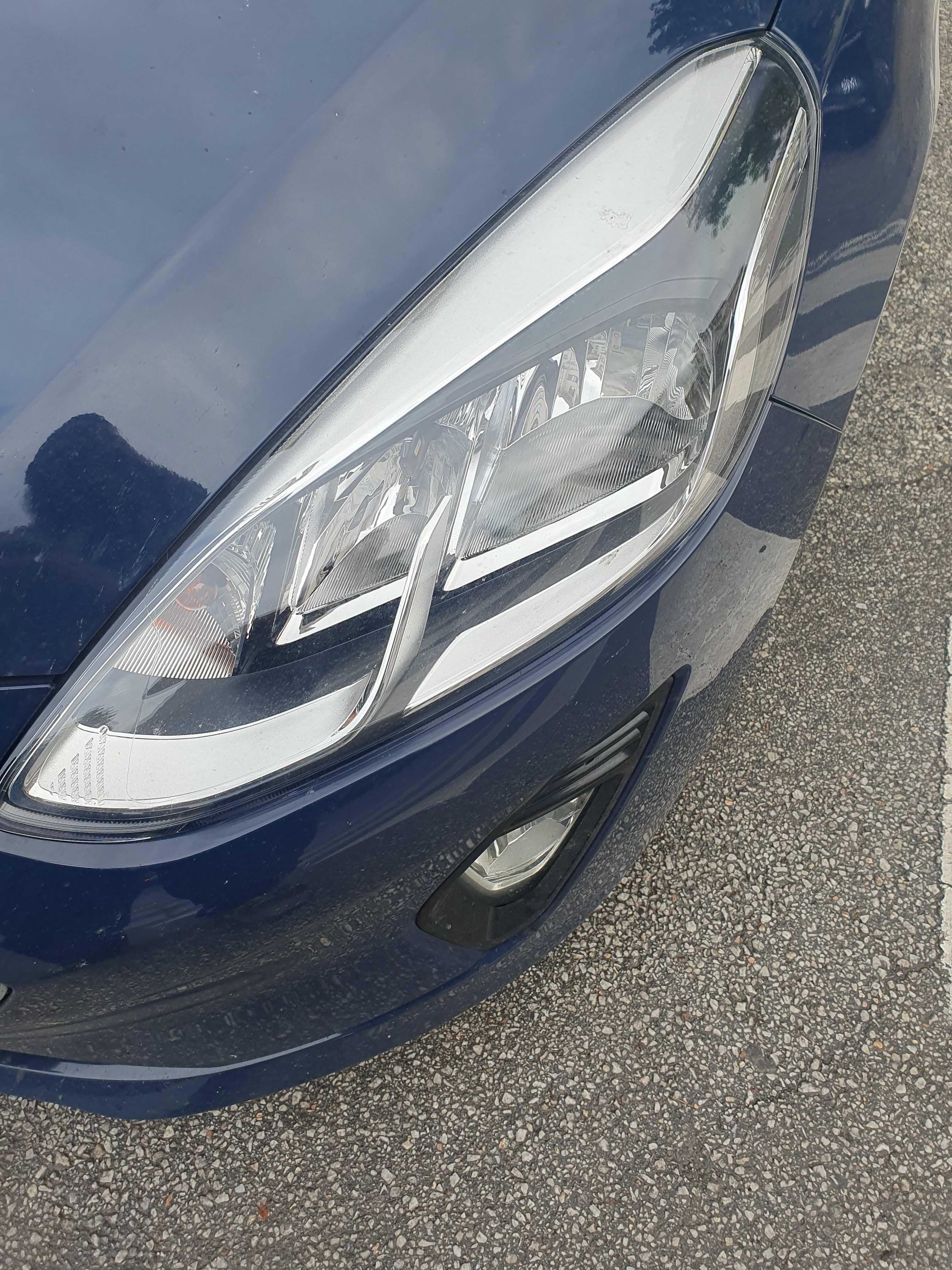 Продавам преден ляв фар за Ford Fiesta MK8 2020