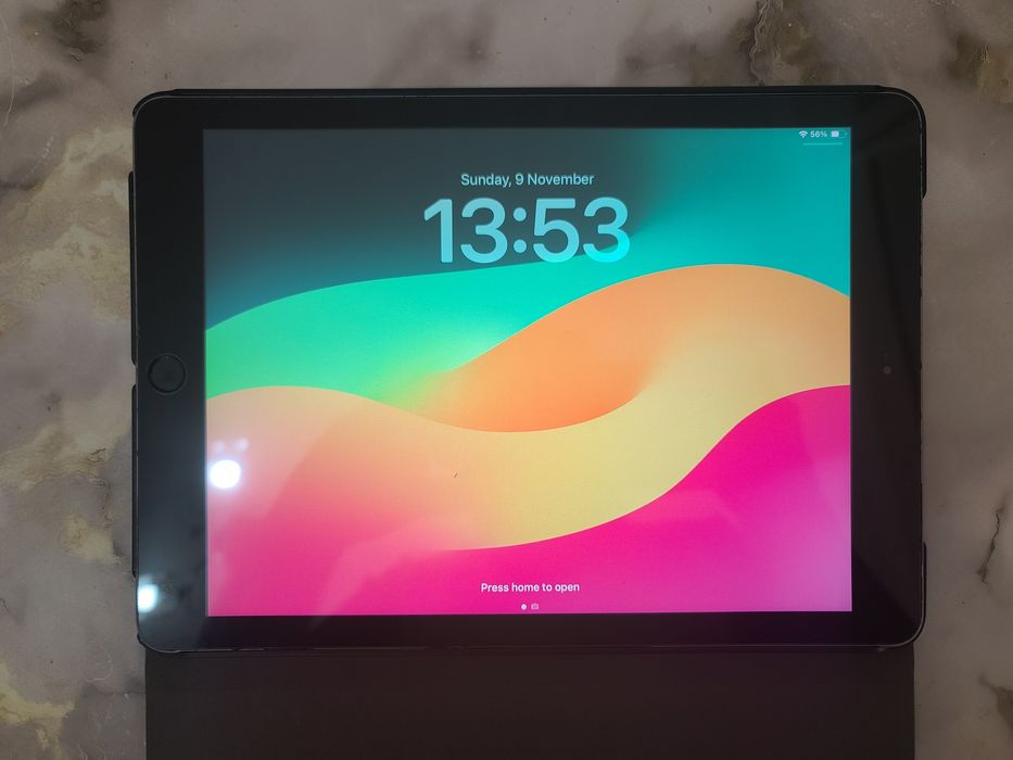 Продам Apple IPad 6