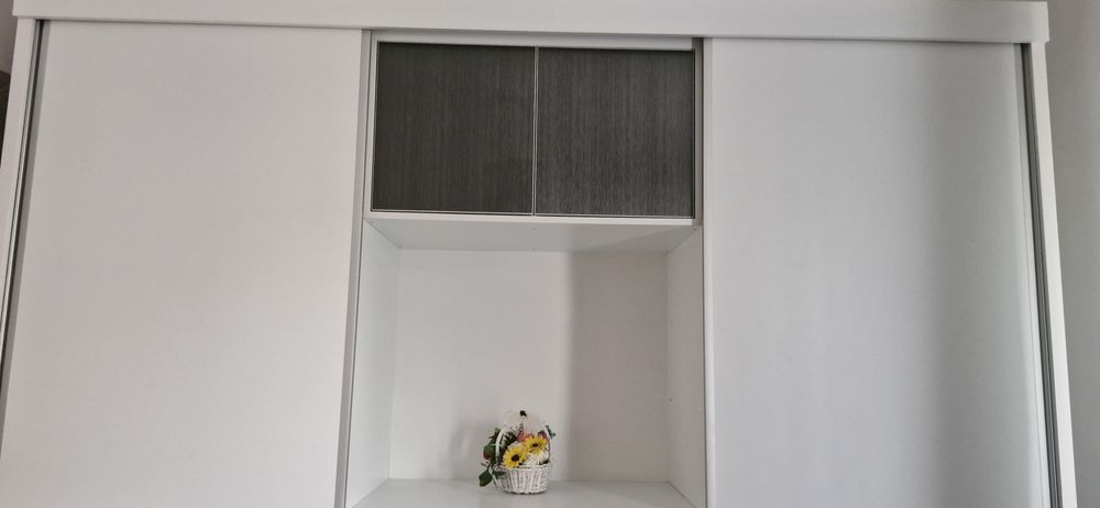 Vând dresing dormitor 270x230x60