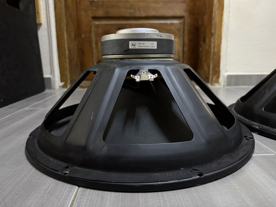 Elektro Voice EVS-18K