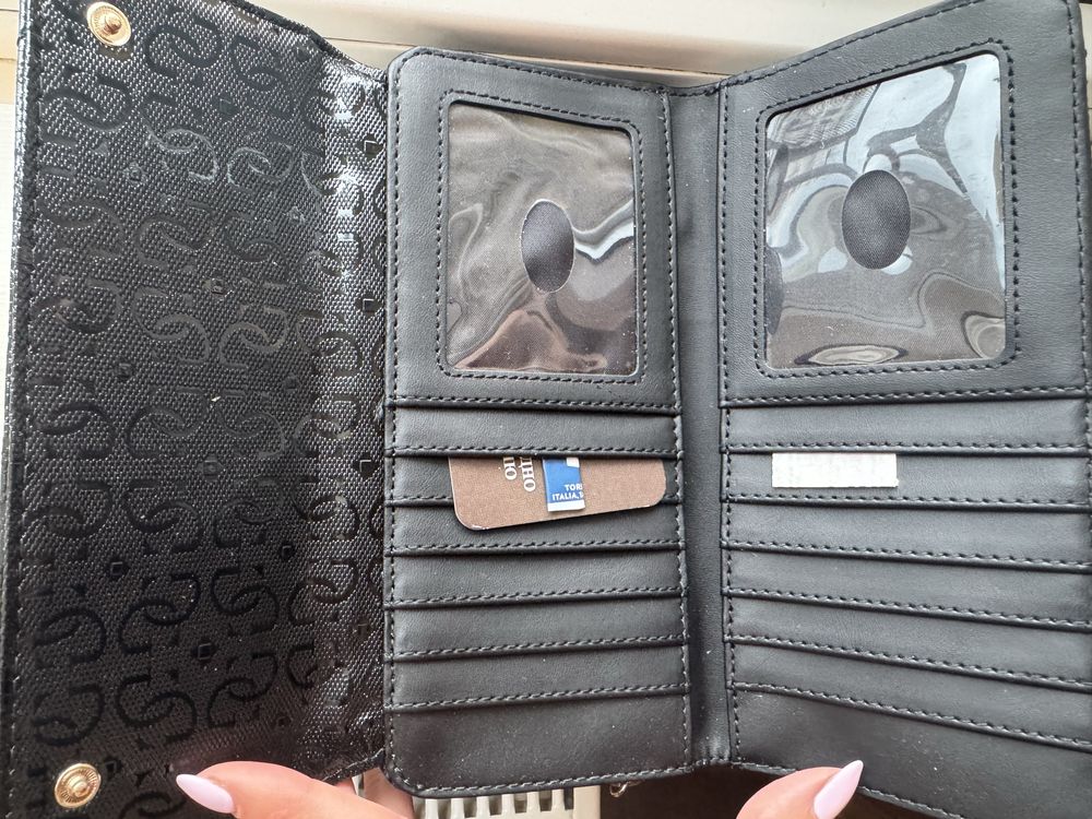 Портфейл Guess, не е използван, в черен цвят