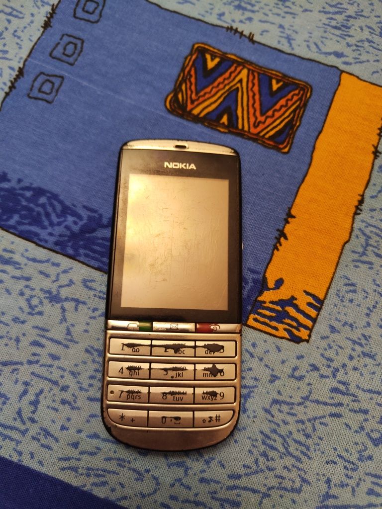 Продам старые кнопочные телефоны Nokia