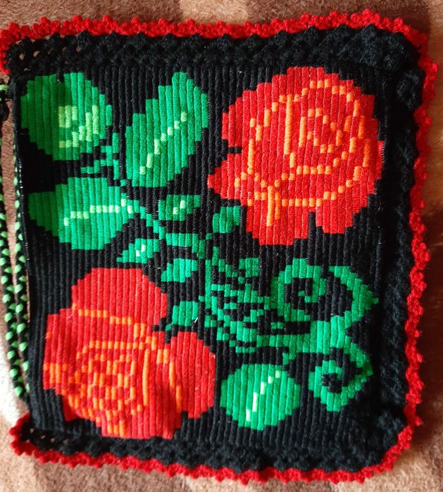 Traista cusuta manual cu mătase