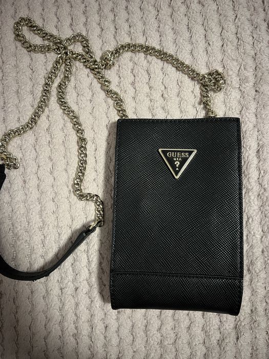 Мини чантичка за телефон Guess