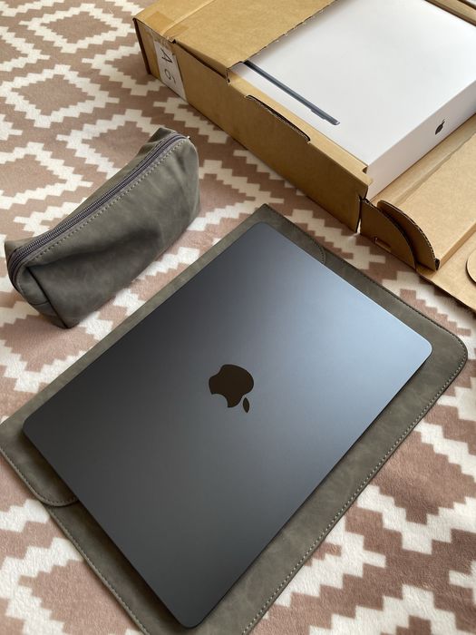 MacBook Air m2 8/256 Midnight