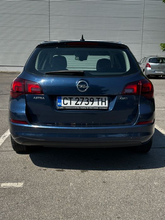 Opel Astra J 1.7 125кс 2012