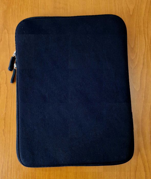 Vând tabletă Apple iPad 2 (model MC705NF/A)