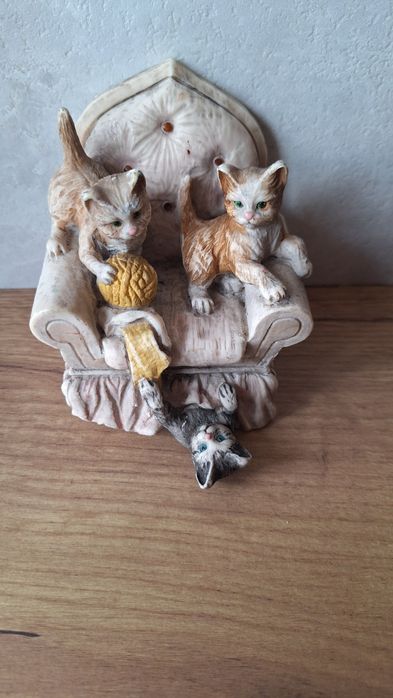 Фигурка с котета , подходяща за подарък