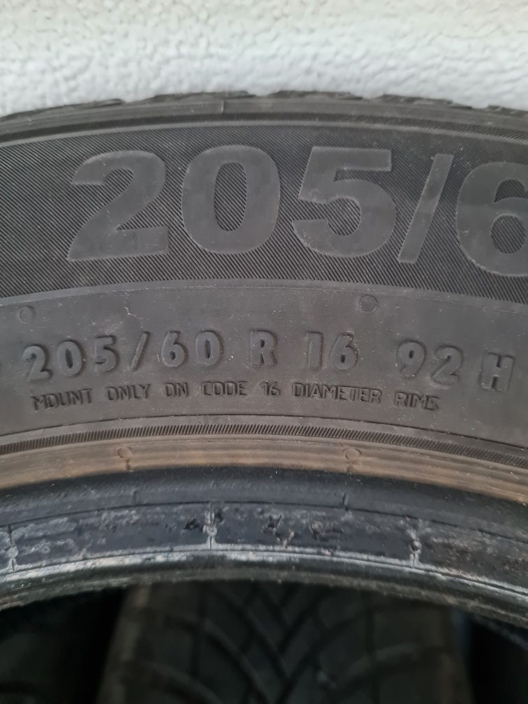 Зимни гуми 4 броя SEMPERIT SpeedGrip5 205 60 R16 дот 2721