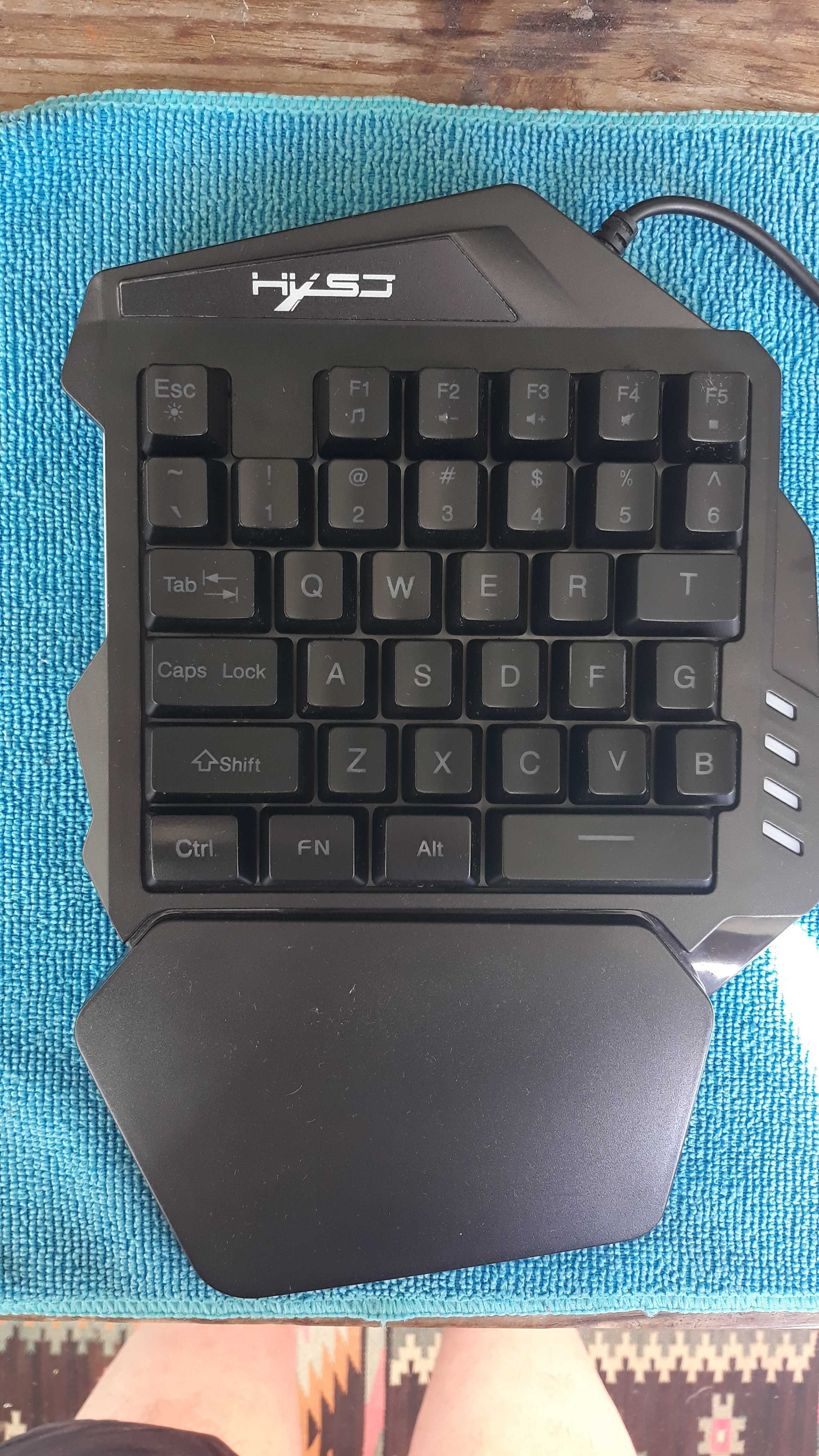 Tastatura gaming one hand / mini, taste iluminate, 35 taste, USB