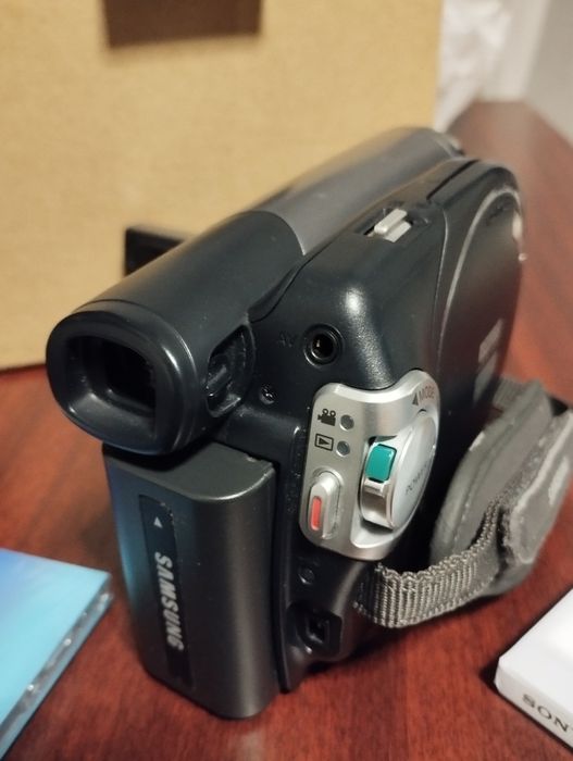 DVD camcorder și aparat foto