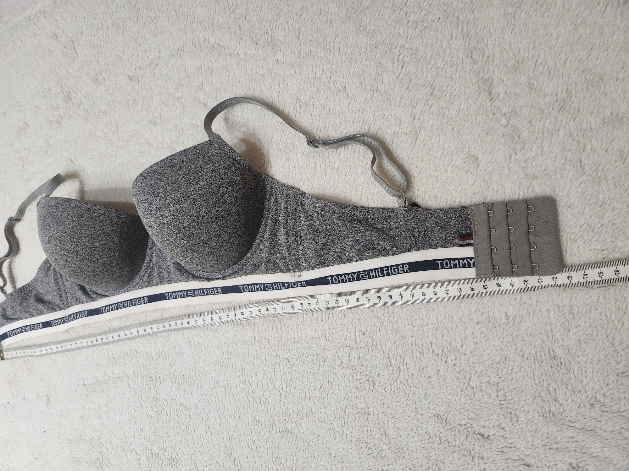 Сутиени Emporio Armani, Triumph,Tommy Hilfinger