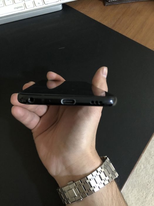 LG G7 ThinQ 4/64 gb в идеальном состоянии