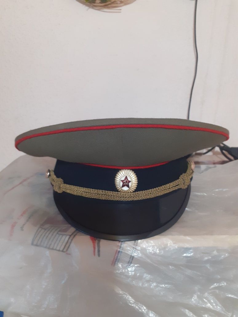 Продам офицерскую шинель с фуражкой