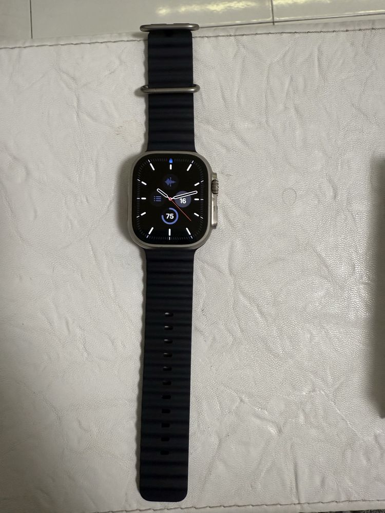 Apple Watch Ultra 2 49 mm Natural Ti Navy Ocean Band