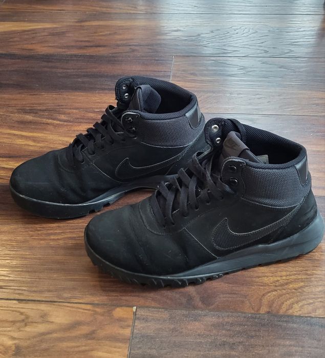 Ghete de piele intoarsa Nike Hoodland Suede, marimea 42-42.5 + cutie