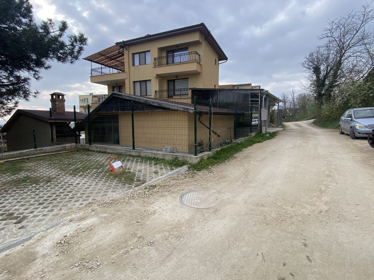 Дава се под наем Гараж / Паркомясто в Варна, Възраждане 3 - 13 кв.м за 40.8 € - Снимка #1