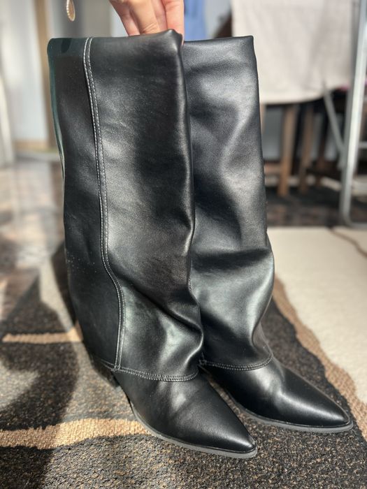 Кожени ботуши с ток