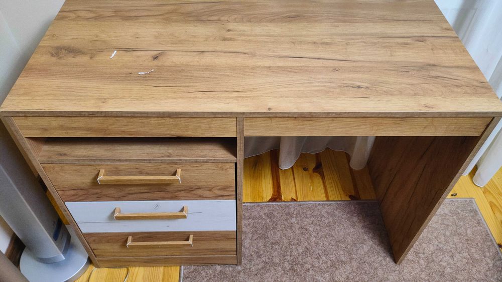 Ученическо бюро с 3 чекмеджета