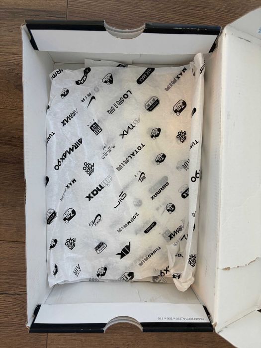 Оригинален Nike Air MAX 720 - 39