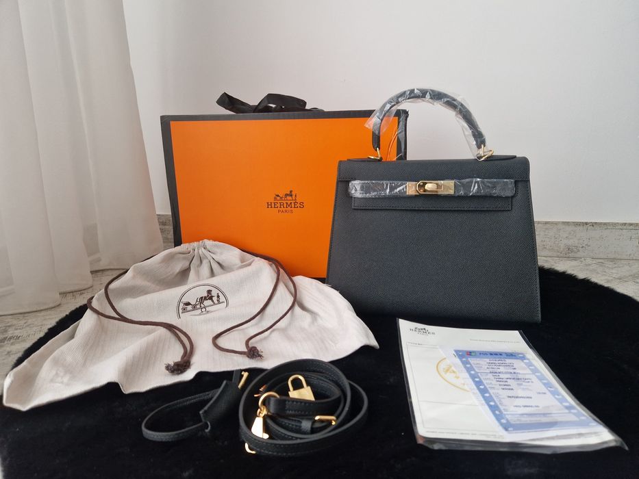 Hermes Kelly 28 Black Gold Hardware