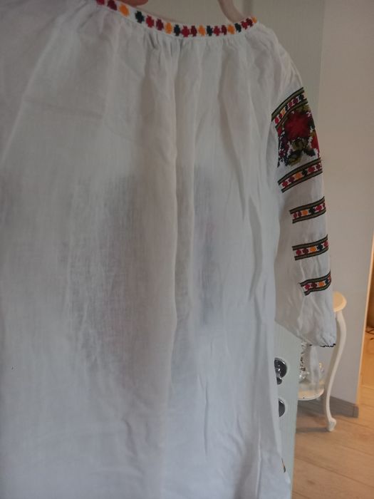 Camasa cu motive traditionale...ca si noua