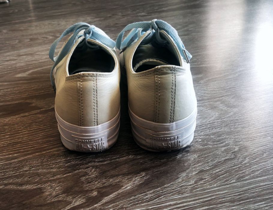 Tenesi din piele și talpa groasa Converse