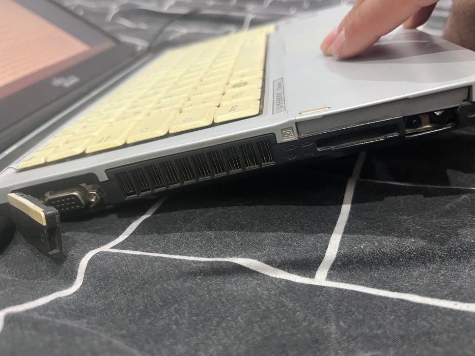 Лаптоп Fujitsu Siemens