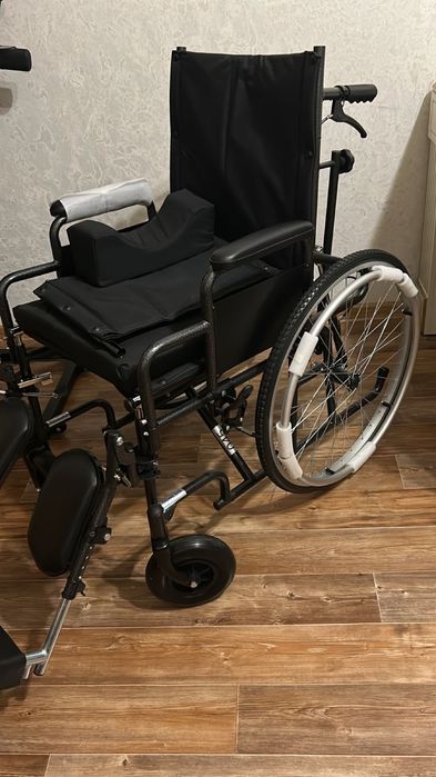 Продам инвалидную коляску