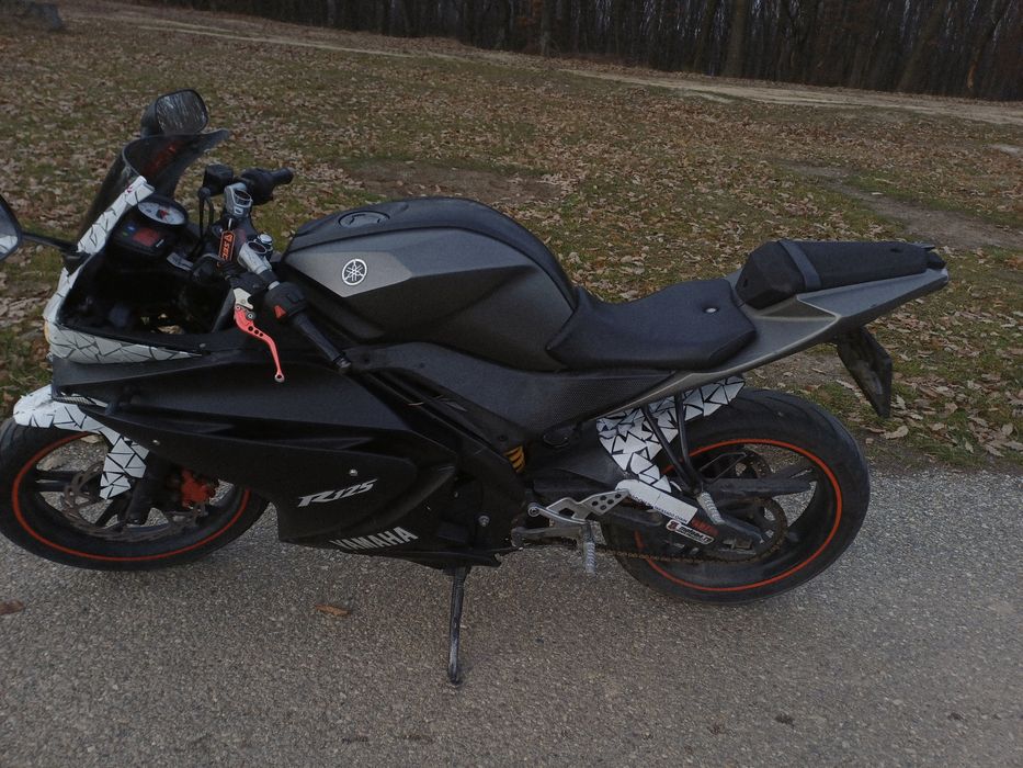 Vând Yamaha YZF-R125, prima generație, an 2008,
