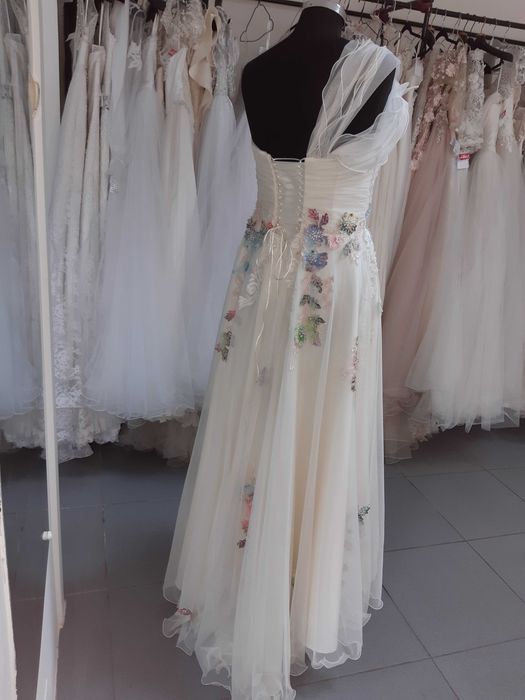 Vand rochie de mireasa