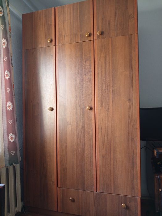 Продам 2 шифоньера