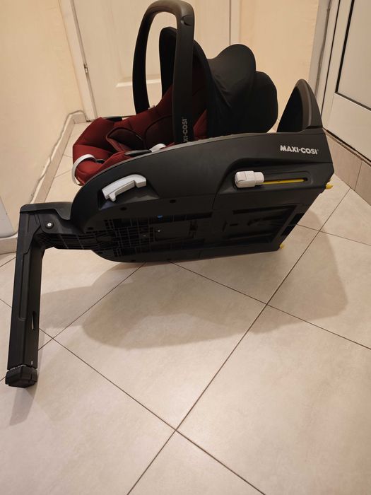 Стол за кола 0-13кг Maxi-Cosi Tinca iSize и изофикс база Familyfix3