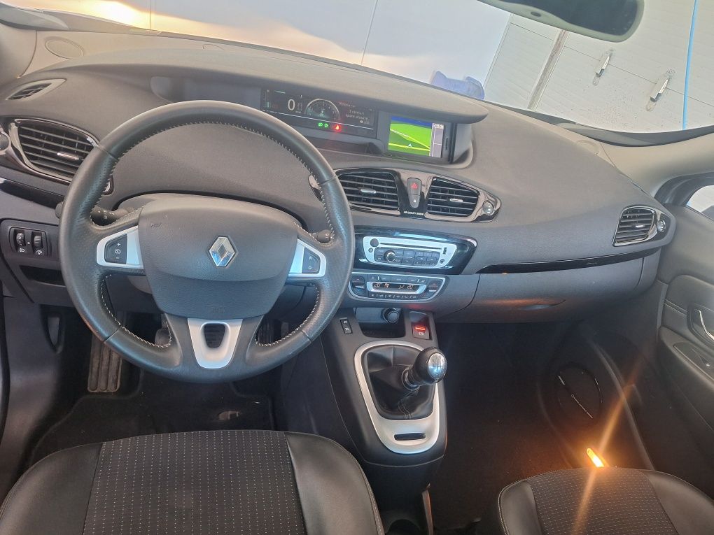 vând renault grande scenic 1.6  dci 7 locuri