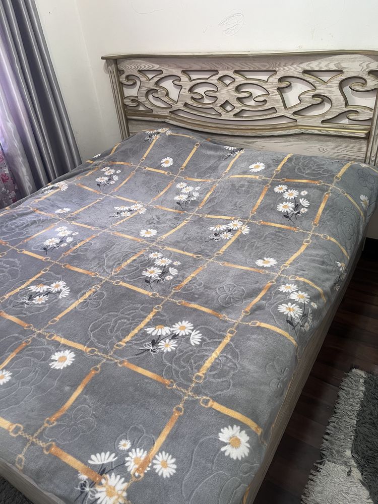 Двухспальная кровать со шкафом