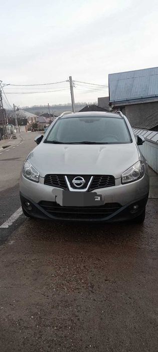 Descriere
Nissan Qashqai 5+2