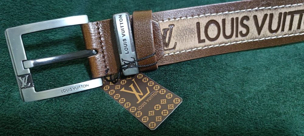 Мъжки колан Luis Vuitton от естествена кожа