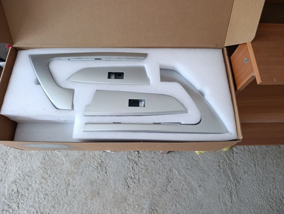 Вставки салона Тойота Ленд Крузер