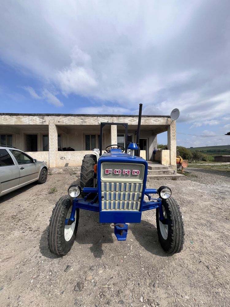 Ford 2000 in stare foarte buna de functionare !