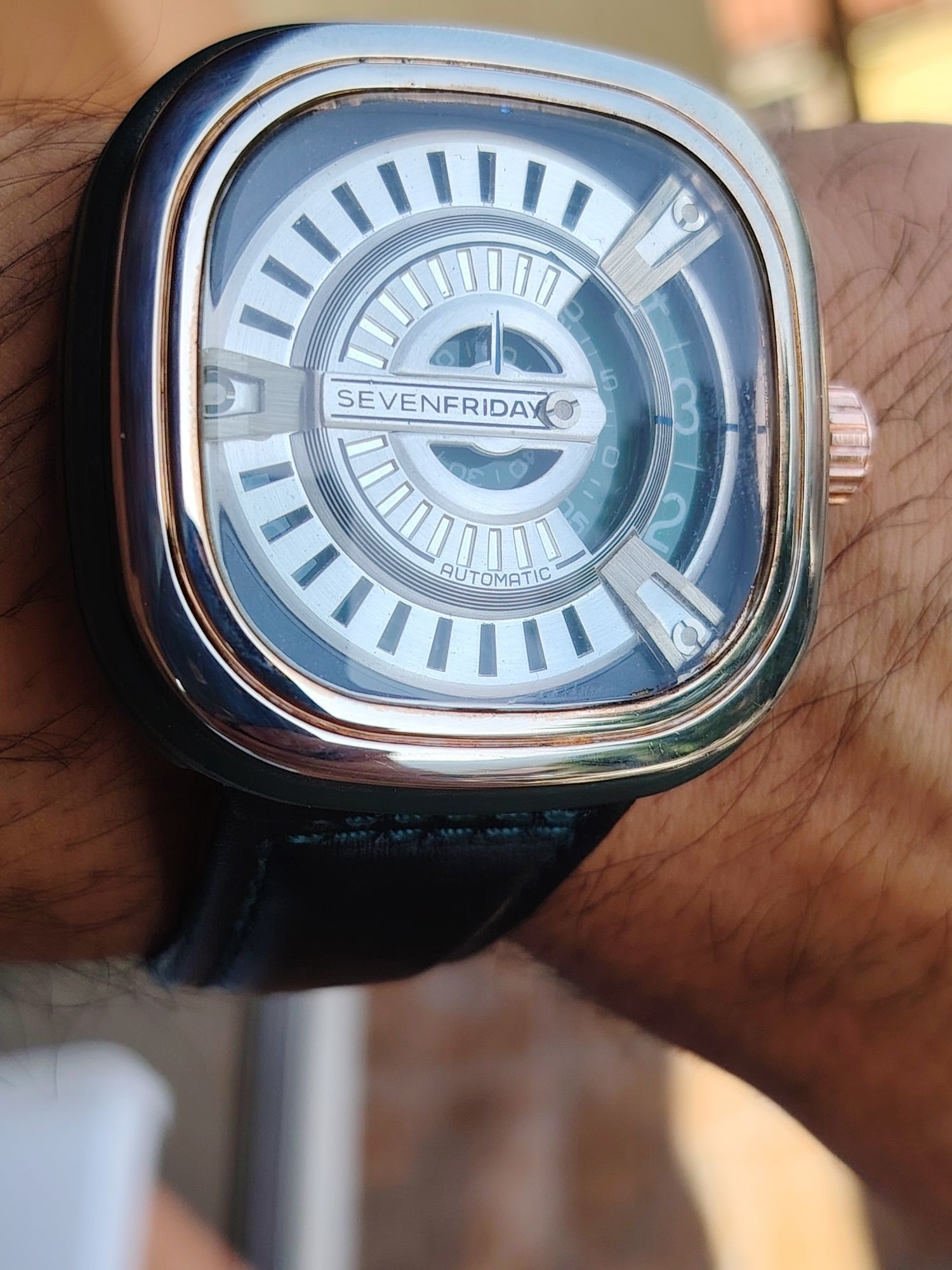 Мъжки часовник Sevenfriday.