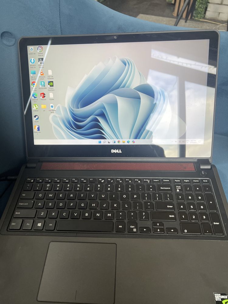 Лаптоп Dell Inspiron 7559