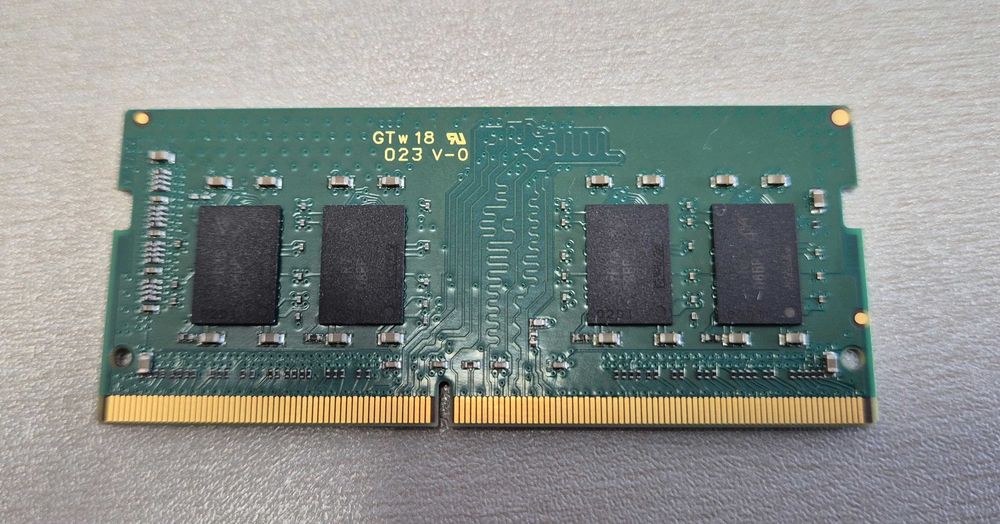 Памет за лаптоп Crucial 8GB DDR4 SODIMM 2400 CL17